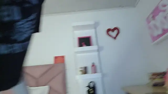 Snapshot of eva_sin18 chatting on May 2, 11:10 pm eva sin18 online show from May 2, 11:10 pm