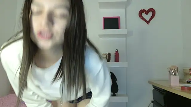 Snapshot of eva_sin18 chatting on May 12, 12:19 am eva sin18 online show from May 12, 12:19 am