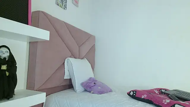 Snapshot of eva_sin18 chatting on June 2, 11:18 pm eva sin18 online show from June 2, 11:18 pm