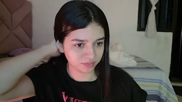 Snapshot of eva_sin18 chatting on June 14, 12:08 am eva sin18 online show from June 14, 12:08 am