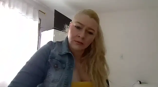 Saraleens1 online show from March 12, 7:17 pm