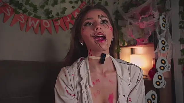 EditaBails online show from October 31, 6:31 pm