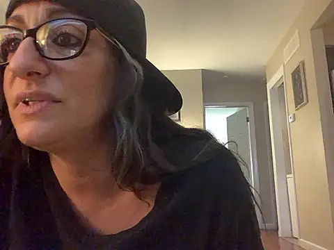 Snapshot of KittyKat_LoLo chatting on March 10, 11:21 am KittyKat LoLo online show from March 10, 11:21 am