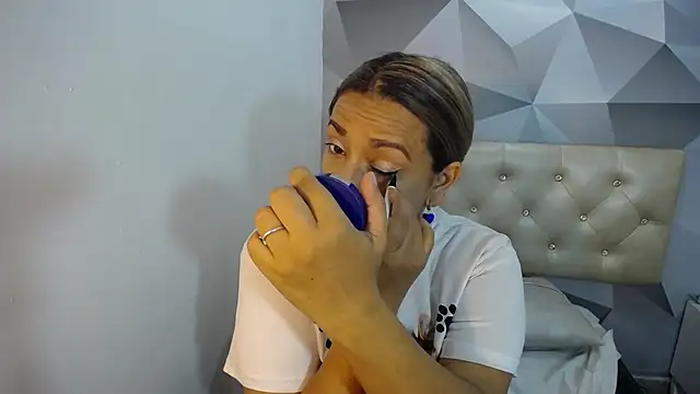 Milf-Prettyboobs online show from December 16, 10:53 am