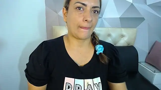 Milf-Prettyboobs online show from January 6, 10:52 am