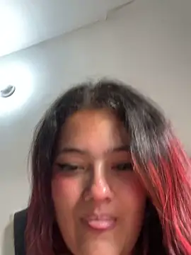 VanessaScott  online show from October 16, 8:32 pm