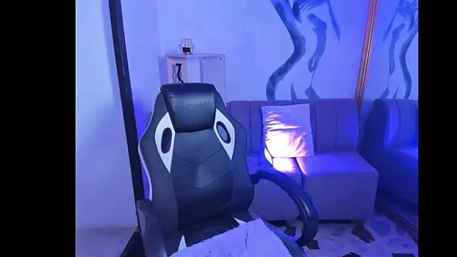 Snapshot of VanessaScott_ chatting on February 16, 8:32 am VanessaScott online show from February 16, 8:32 am