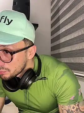 Snapshot of jotallanes chatting on March 13, 12:27 am jotallanes online show from March 13, 12:27 am