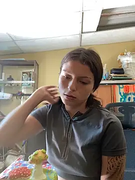 Snapshot of val_zx chatting on March 30, 4:41 pm val zx online show from March 30, 4:41 pm