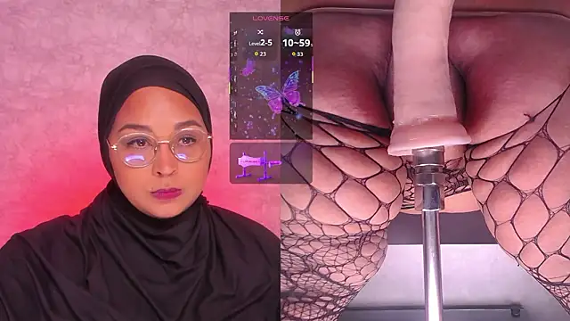 Snapshot of BBWHijab chatting on March 5, 11:12 pm BBWHijab online show from March 5, 11:12 pm