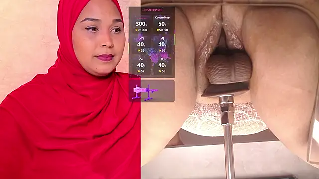 Snapshot of BBWHijab chatting on March 6, 10:28 pm BBWHijab online show from March 6, 10:28 pm