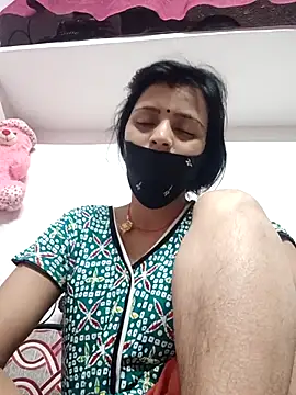 Snapshot of Daya_Chheda chatting on April 12, 12:15 am Daya Chheda online show from April 12, 12:15 am