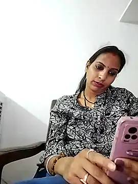 Hotty-Nidhi online show from March 17, 2:12 pm