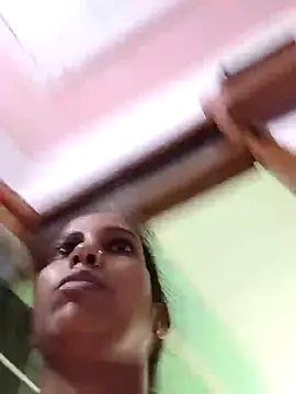 Hotty-Nidhi online show from October 6, 2:53 am