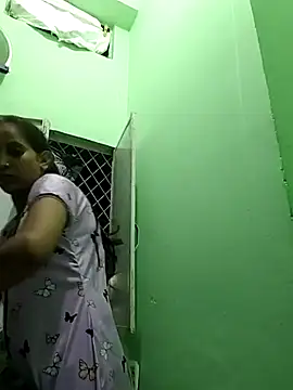 Hotty-Nidhi online show from October 19, 4:51 pm