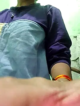 Hotty-Nidhi online show from October 30, 4:19 pm