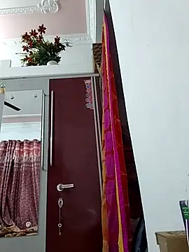 Hotty-Nidhi online show from November 6, 4:35 am