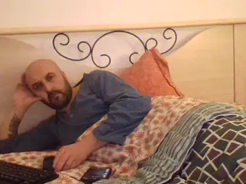 Snapshot of maxxxio12 chatting on March 10, 4:25 pm maxxxio12 online show from March 10, 4:25 pm