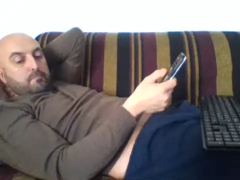 Snapshot of maxxxio12 chatting on March 16, 2:11 pm maxxxio12 online show from March 16, 2:11 pm