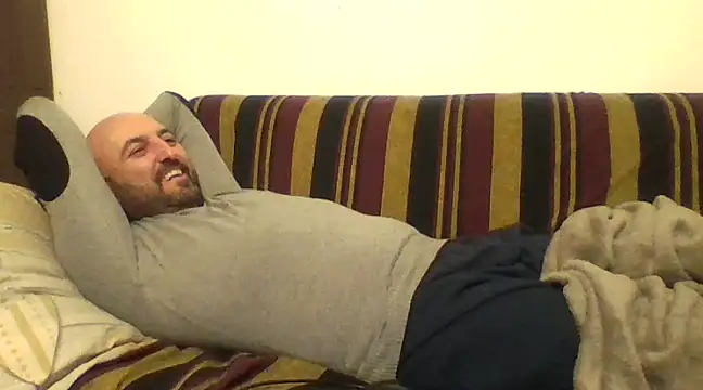 Snapshot of maxxxio12 chatting on March 20, 5:47 pm maxxxio12 online show from March 20, 5:47 pm