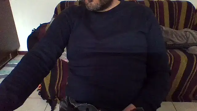 Snapshot of maxxxio12 chatting on March 7, 2:36 pm maxxxio12 online show from March 7, 2:36 pm