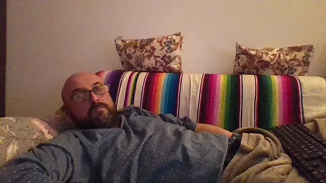 Snapshot of maxxxio12 chatting on March 13, 8:15 pm maxxxio12 online show from March 13, 8:15 pm