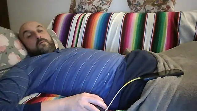 Snapshot of maxxxio12 chatting on March 23, 8:57 pm maxxxio12 online show from March 23, 8:57 pm