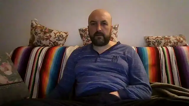 Snapshot of maxxxio12 chatting on March 26, 8:14 pm maxxxio12 online show from March 26, 8:14 pm