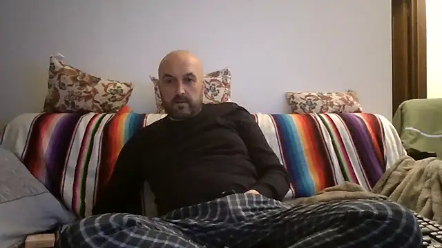 Snapshot of maxxxio12 chatting on March 28, 9:14 pm maxxxio12 online show from March 28, 9:14 pm