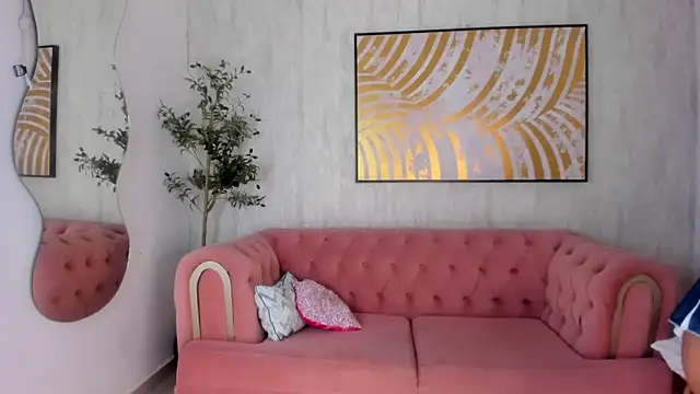 Snapshot of Krissi_latore chatting on March 20, 12:43 pm Krissi latore online show from March 20, 12:43 pm