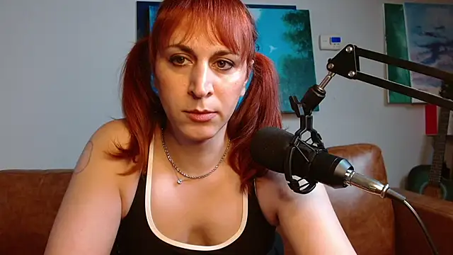 Snapshot of ChewyCandy chatting on October 29, 11:50 pm ChewyCandy online show from October 29, 11:50 pm