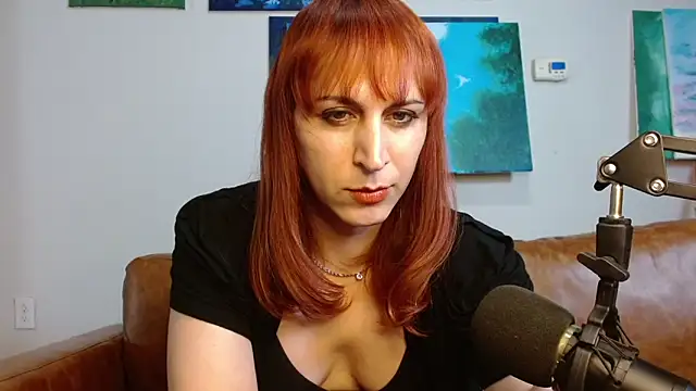 Snapshot of ChewyCandy chatting on October 31, 1:39 am ChewyCandy online show from October 31, 1:39 am