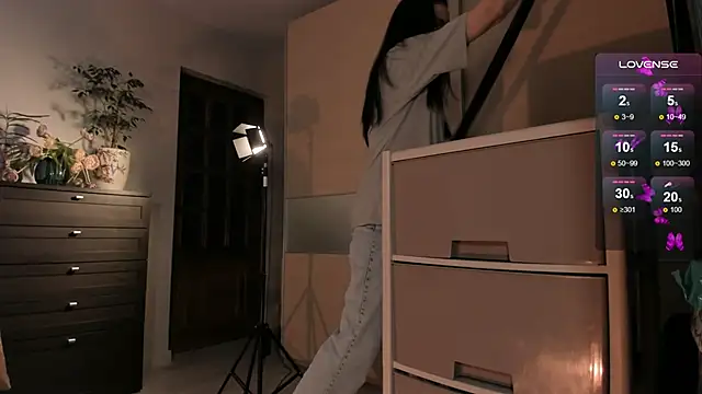 Viki Bellson online show from March 13, 3:28 pm