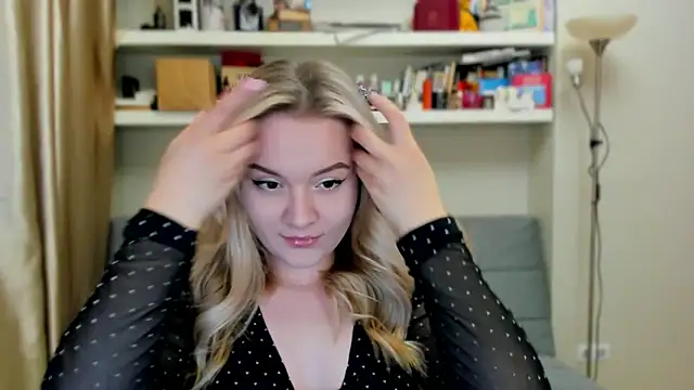 Snapshot of Kara_Smith_ chatting on October 10, 9:58 pm Kara Smith online show from October 10, 9:58 pm