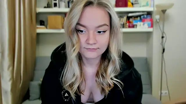 Snapshot of Kara_Smith_ chatting on November 5, 11:05 pm Kara Smith online show from November 5, 11:05 pm