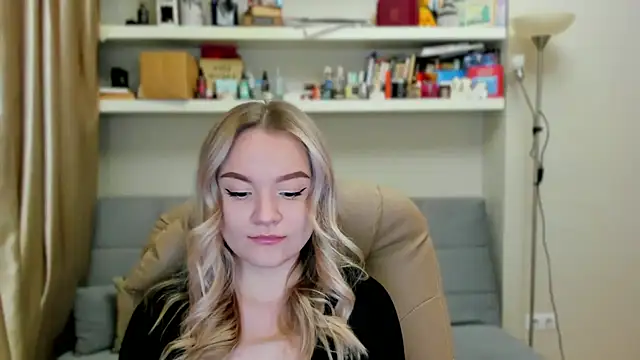 Snapshot of Kara_Smith_ chatting on November 6, 11:59 pm Kara Smith online show from November 6, 11:59 pm