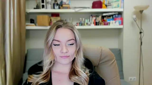 Snapshot of Kara_Smith_ chatting on November 28, 11:40 pm Kara Smith online show from November 28, 11:40 pm