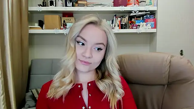 Snapshot of Kara_Smith_ chatting on December 14, 10:47 pm Kara Smith online show from December 14, 10:47 pm