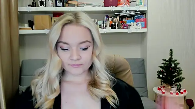 Snapshot of Kara_Smith_ chatting on December 18, 12:49 am Kara Smith online show from December 18, 12:49 am