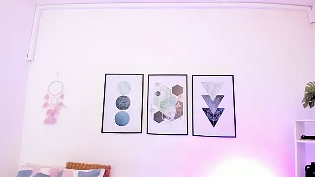 dullce77 online show from September 12, 7:25 pm