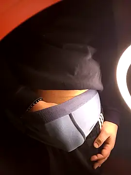 Snapshot of max20q chatting on March 22, 3:26 pm max20q online show from March 22, 3:26 pm