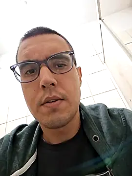 Snapshot of marco199077 chatting on March 14, 10:37 pm marco199077 online show from March 14, 10:37 pm