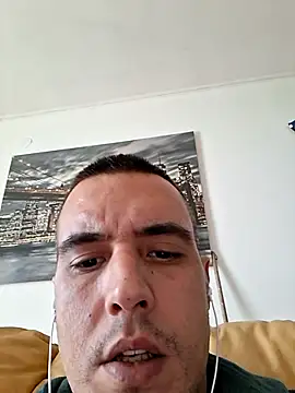 Snapshot of marco199077 chatting on March 19, 10:41 am marco199077 online show from March 19, 10:41 am