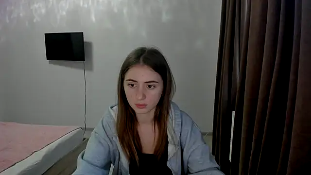 LilyHaart online show from December 3, 1:20 pm