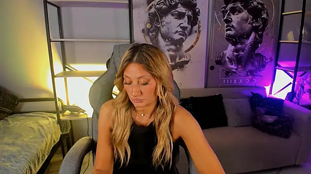 SarahAlluring online show from September 13, 1:00 pm