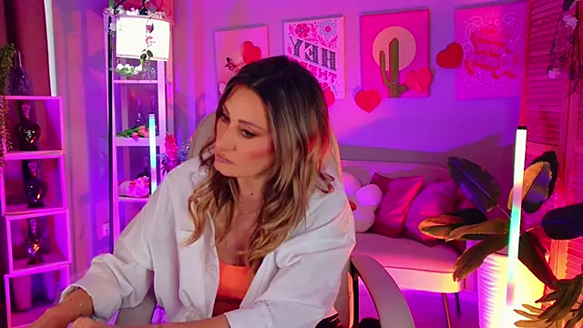 SarahAlluring online show from February 27, 12:16 pm