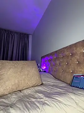 VelvetVabe online show from February 25, 5:55 pm