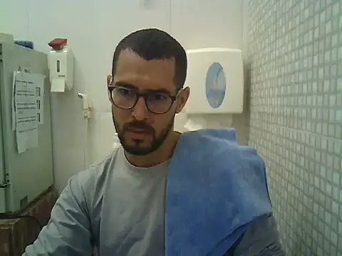 Snapshot of pdasgyn chatting on September 22, 1:13 pm pdasgyn online show from September 22, 1:13 pm