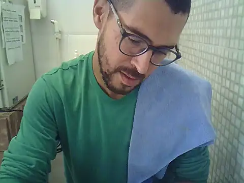 Snapshot of pdasgyn chatting on September 23, 12:08 pm pdasgyn online show from September 23, 12:08 pm