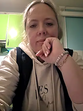 Irina3718 online show from December 15, 9:52 pm